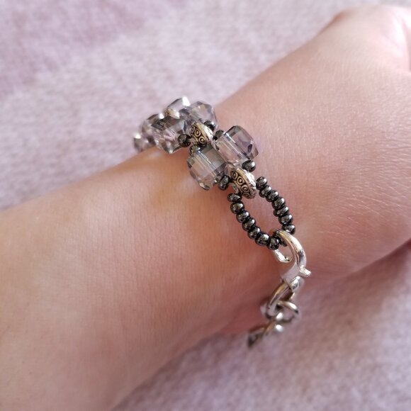 New handmade woven crystal bracelet with iridescent crystal cube beads - Picture 3 of 10